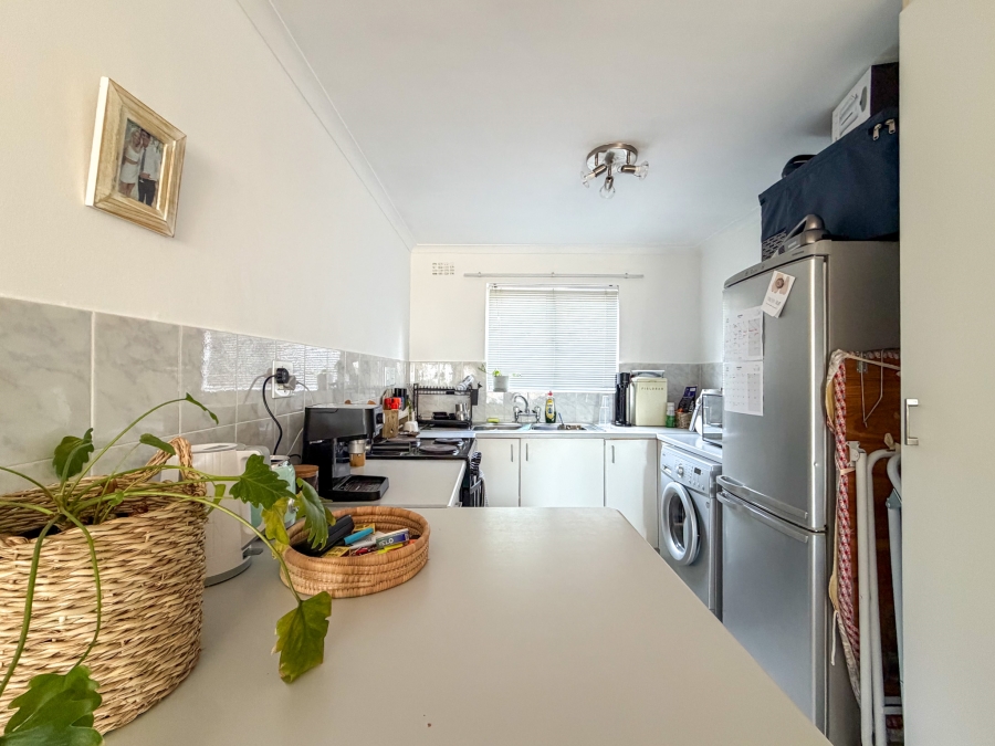 2 Bedroom Property for Sale in Vredehoek Western Cape